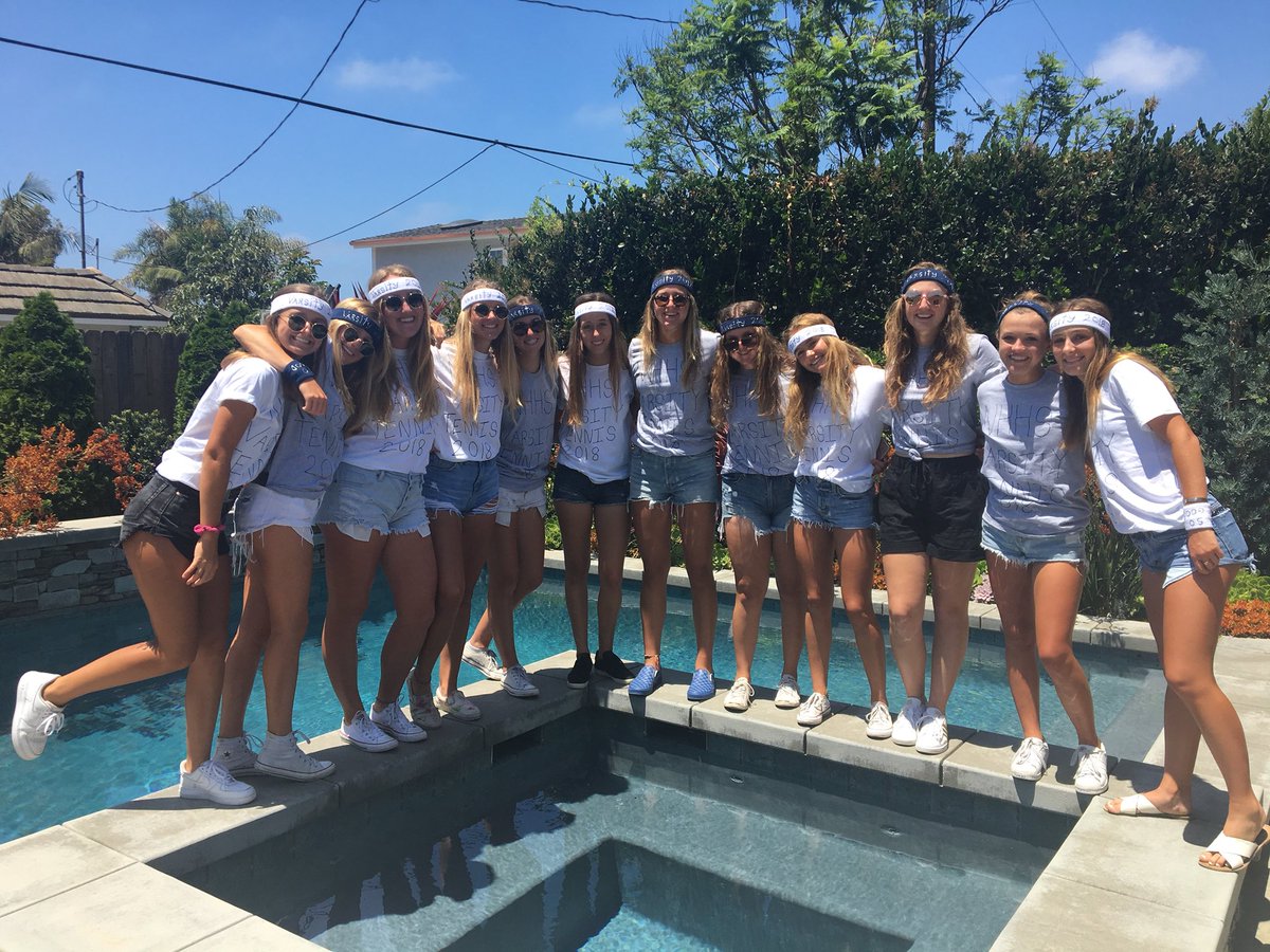 NHHS tennis is fired up to have these strong and spirited young women representing our Varsity squad in the 2018 season... GO Sailors! ⚓️🎾
