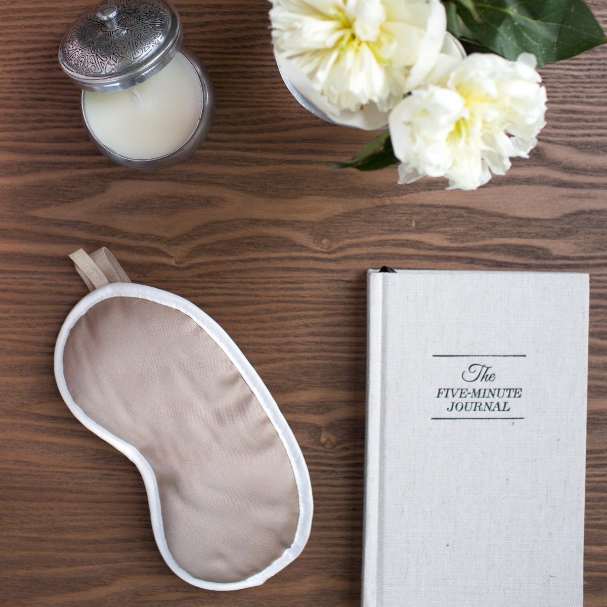 iluminage's tweet photo. If you're looking for smooth skin, tamed bedhead and reduced eye wrinkles, shop our Skin Rejuvenating Eye mask (&amp;Pillowcase!) at the Nordstrom Anniversary Sale! On sale now ✨

#thebeautyofsmart #skincare #skingoals #beautysleep #nordstrom #sale #beautyblog #luxury #sophisticated https://t.co/GmQNZ9OjEi