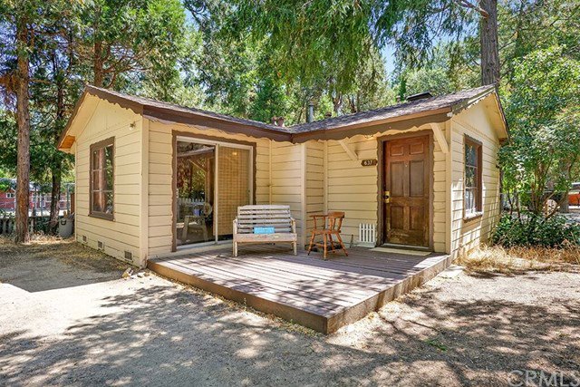 estately's tweet image. Name a cuter address than Friendly Lane. 🤗😀 estately.com/listings/info/…