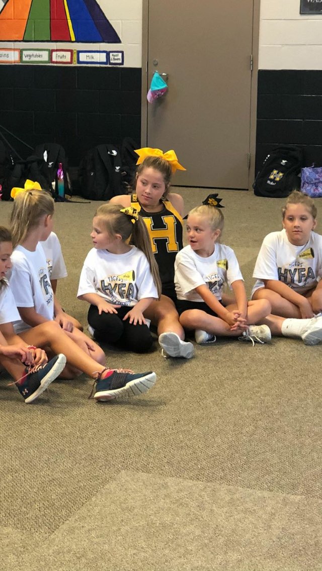 hernando_cheer's tweet photo. Had a blast volunteering at the #HYFA @UCAupdates camp the last couple of days! Looks like these little girls had just as much fun! #RoleModels #TigerCheer #teamDCS https://t.co/e10kJBIdMC