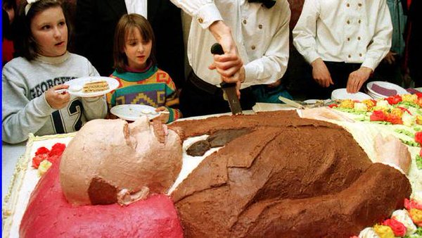ブシュッチくん レーニンの遺体ケーキ もかなりエグいけど ピザゲートの 女体ケーキ もかなりのエグさだぞい Lenin Lenin Pizzagate Cake ブシュッチくん レーニンの遺体ケーキ もかなりエグいけど ピザゲートの 女体ケーキ もかなりのエグさだぞい Lenin Lenin Pizzagate Cake