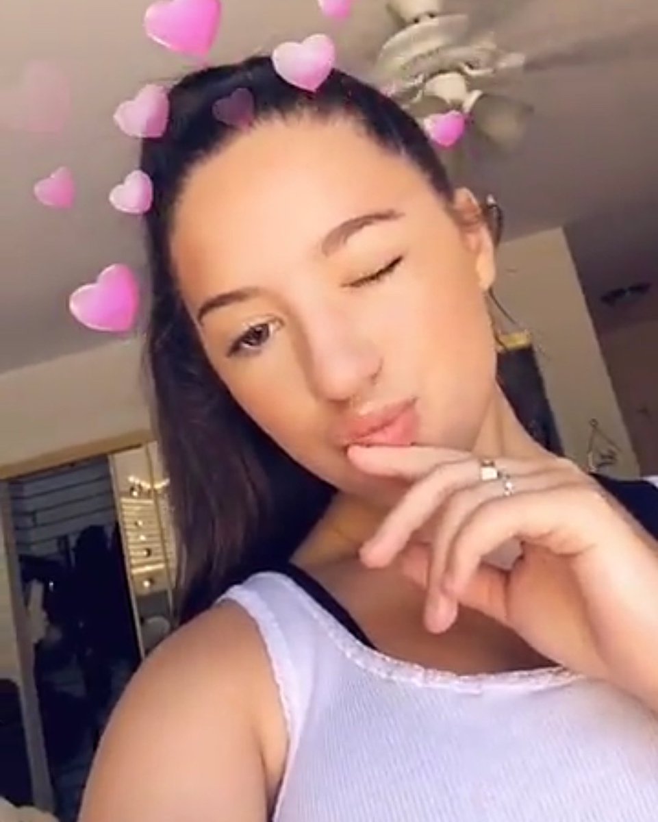 KenzieOrlando's tweet photo. no es más hermosa porque no le da el tiempo https://t.co/ihwDDvGQJJ