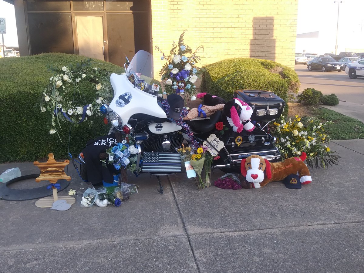 DPDForge7614's tweet photo. We come in knowing that our lives could be at risk, but there are some duties where that thought never crosses our minds.  

May you forever rest in peace, sir. https://t.co/8oKrearNVR