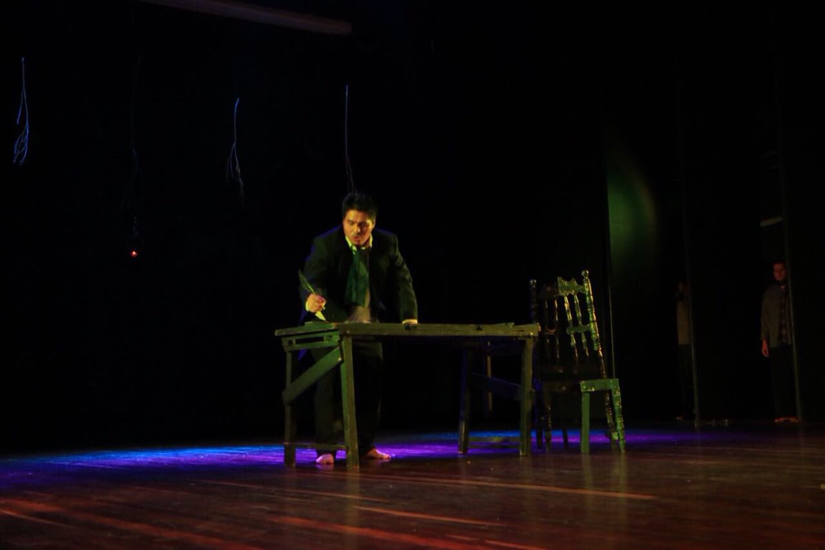 IMCTBGA's tweet photo. #AEstaHora | La obra 'Poe-actos' del colectivo Esquinofrenia Teatro llega al auditorio ‘Pedro Gómez Valderrama’, en el marco del II Festival Internacional de la Cultura en Santander, #FICUS2018. ¡Una oportunidad para comprender el arte en todas sus dimensiones! https://t.co/KpJB6uQklV
