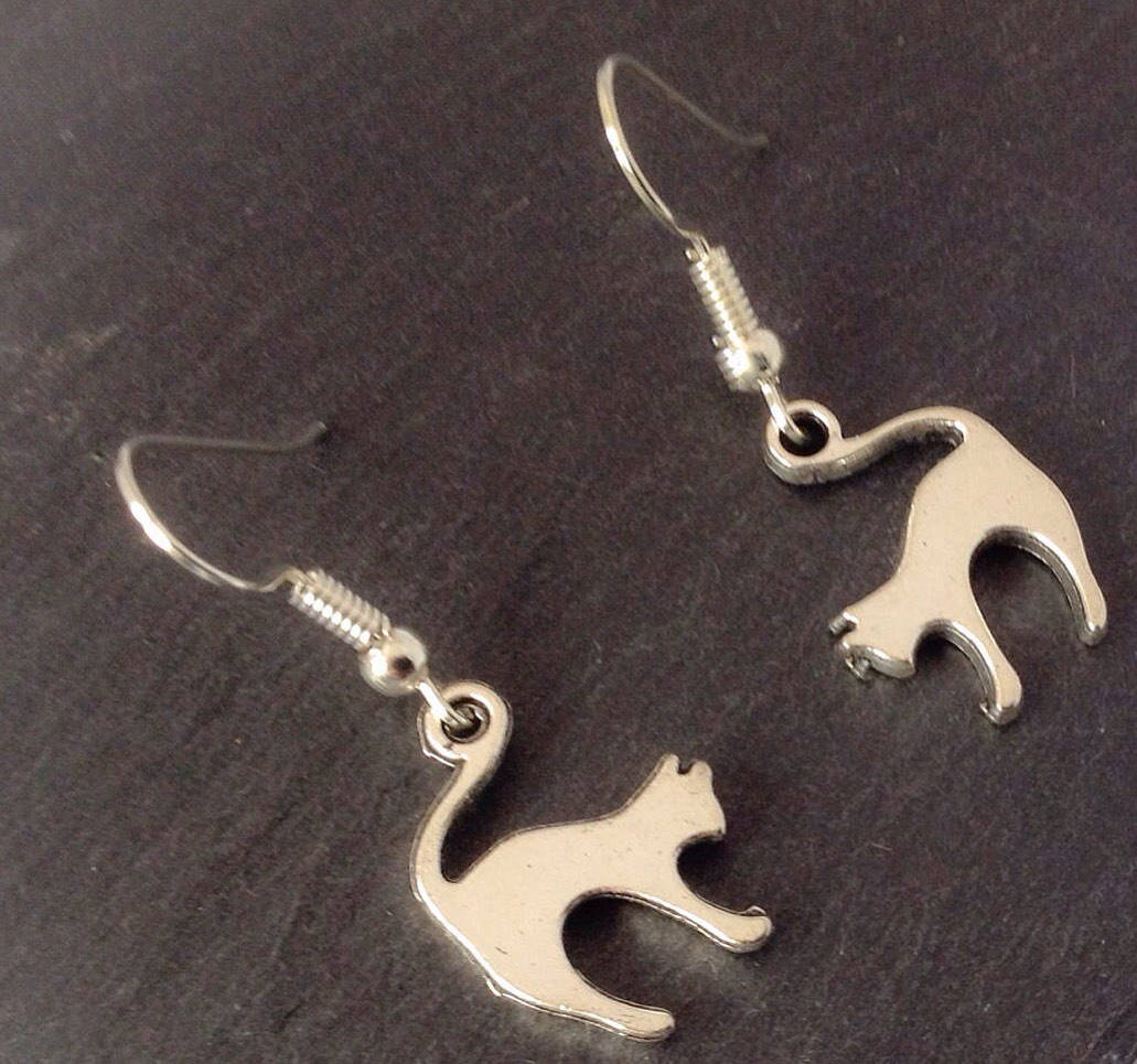 DIYcutiefuls's tweet image. RT @BeadsofCreation Cat Earrings, Kitty Jewelry, Drop Earrings, Dangle Earrings, Feline Jewellery, Cat Lover Gift, Animal Jewellery, Teenager Present tuppu.net/5680117f #Etsy #BeadsofCreation #CatLoverGift