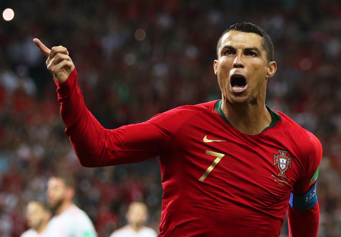 mundodabola's tweet photo. “Meu pai sempre me ensinou que quando ajudamos outras pessoas, Deus te dará o dobro. E é isso que acontece comigo.”

— Cristiano Ronaldo https://t.co/XZUcFJTC5K
