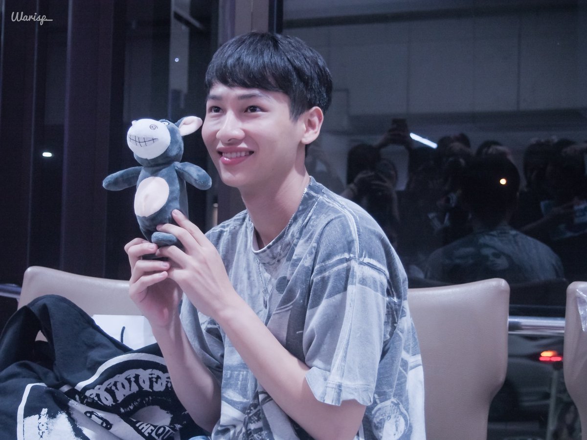 ก็ไม่รู้ว่าระหว่างตุ๊กตากะพี่อะไรน่ารักกว่ากัน 💕
<a href="/AtthaphanP/">ATTHAPHAN PHUNSAWAT</a> 
#ออฟกัน 
#กันอรรถพันธ์น่ารักกว่าที่คิด 
#Gunatthaphan 
#GunATp