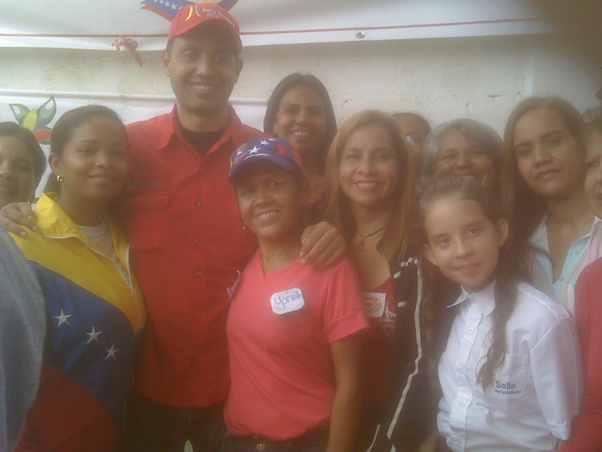 comunidadvalleI's tweet photo. #Feriadelcamposoberano Le damos las gracias a @juntosesposible @luisjonaspsuv a la #Fundaciondelniño y #Abastecer por hacer posible esta gran jornada @NicolasMaduro @gobiernodelara @AlcIribarren @PartidoPSUV #ElValleI https://t.co/vsjHtcmfaW