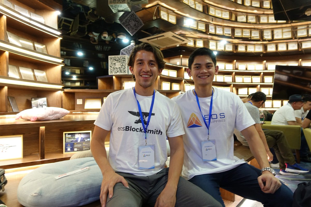 eos_ph's tweet photo. #EOSPH's community head Javi with Rodrigo of @eosBlockSmith! #eos #eosph #eosio #blockproducer #cryptocurrency https://t.co/boGD5vxJ0R