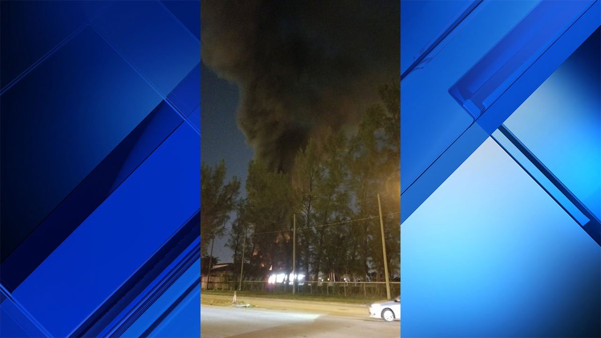 #BREAKING Miami firefighters respond to reports of fires at Melreese County Club bit.ly/2AeTJfs https://t.co/WXoJ6HEce8