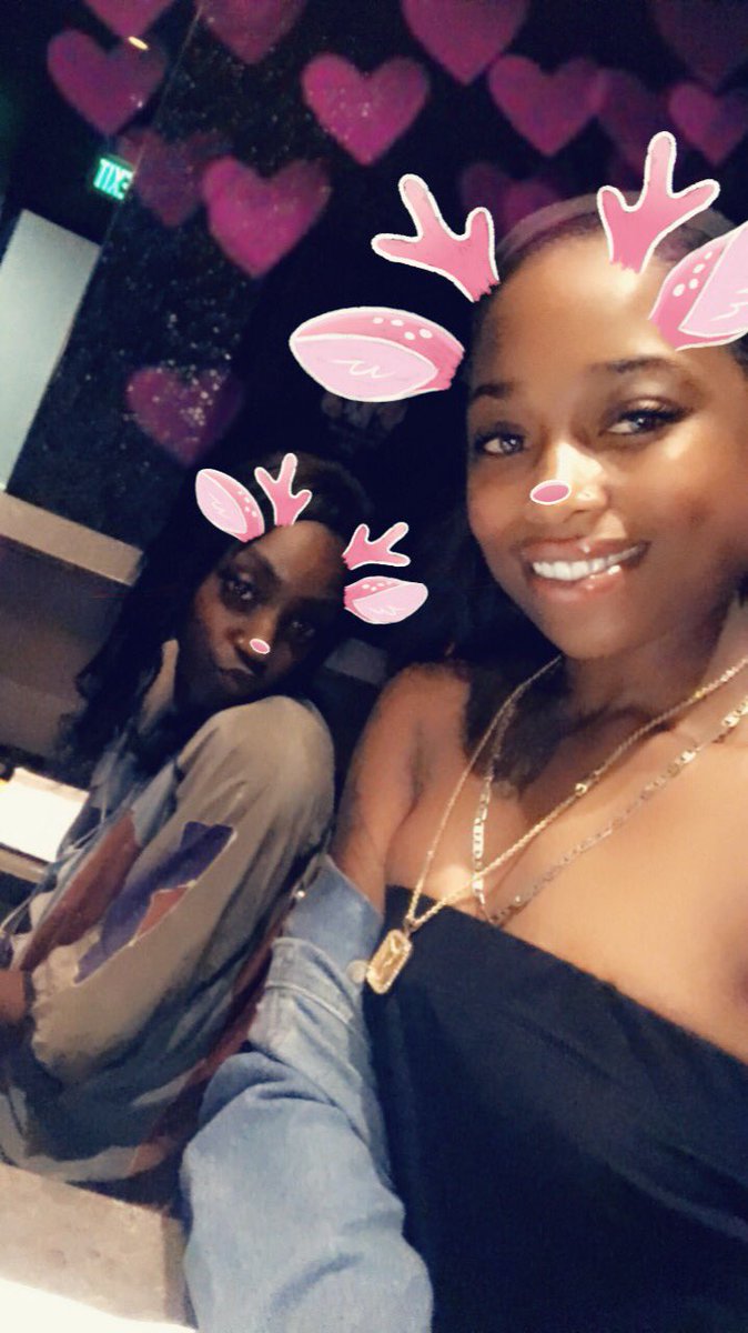 Shaaaantell's tweet photo. Sometimes Iono What I Would Do W. You . H25B BabyDaddy💕👩👩👦🎂🎉. @loyaltyforlife_ . EST.7thGrade . #LoyaltyForLife🤞🏾✨ https://t.co/RZ3oXq4u73