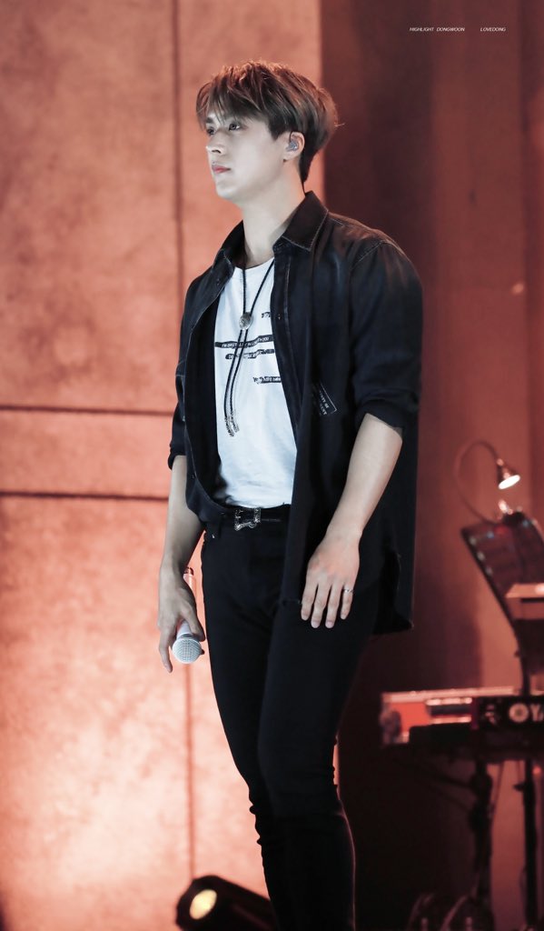럽 동 tweet media
