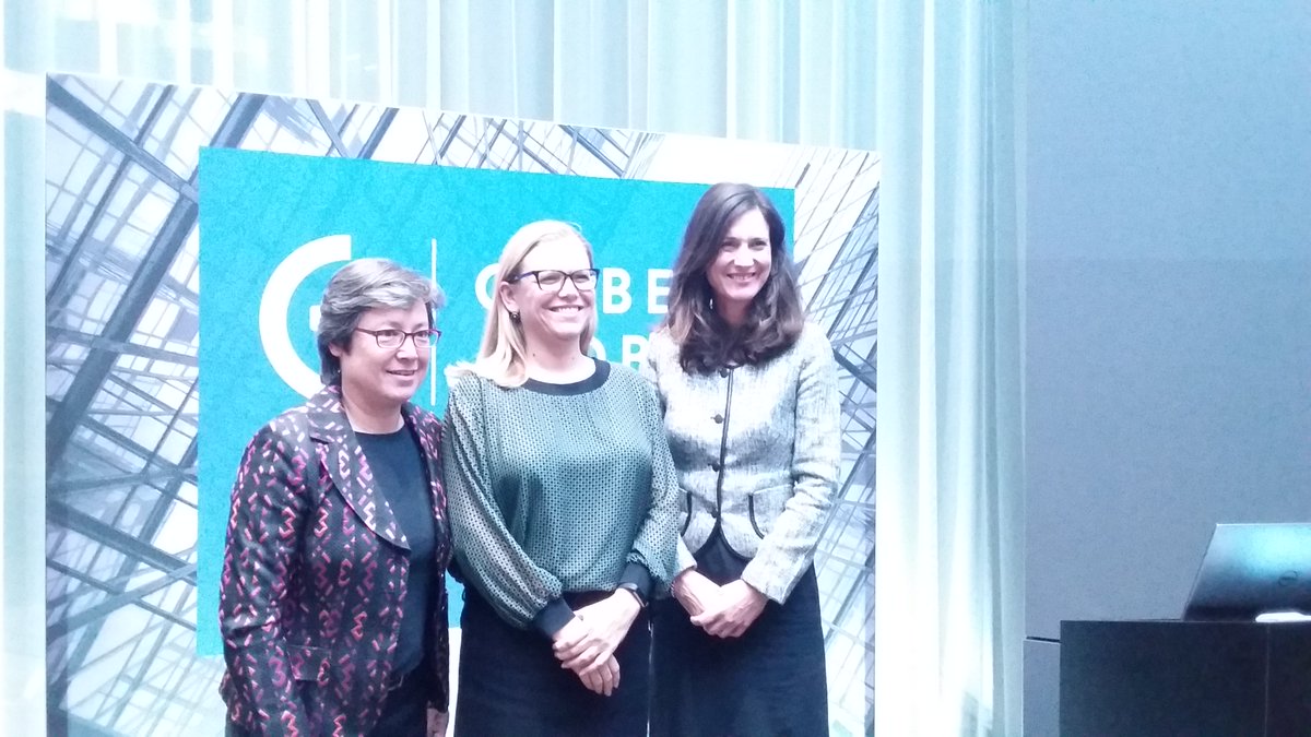 taniacecconi's tweet image. Thanks to  the fabulous #WA team @gtlaw for the opportunity to join the amazing @moyadodd and open the #CircleofWomen in #WA for the first time ... great lessons in using your influence, even without the position, when you've got the microphone.