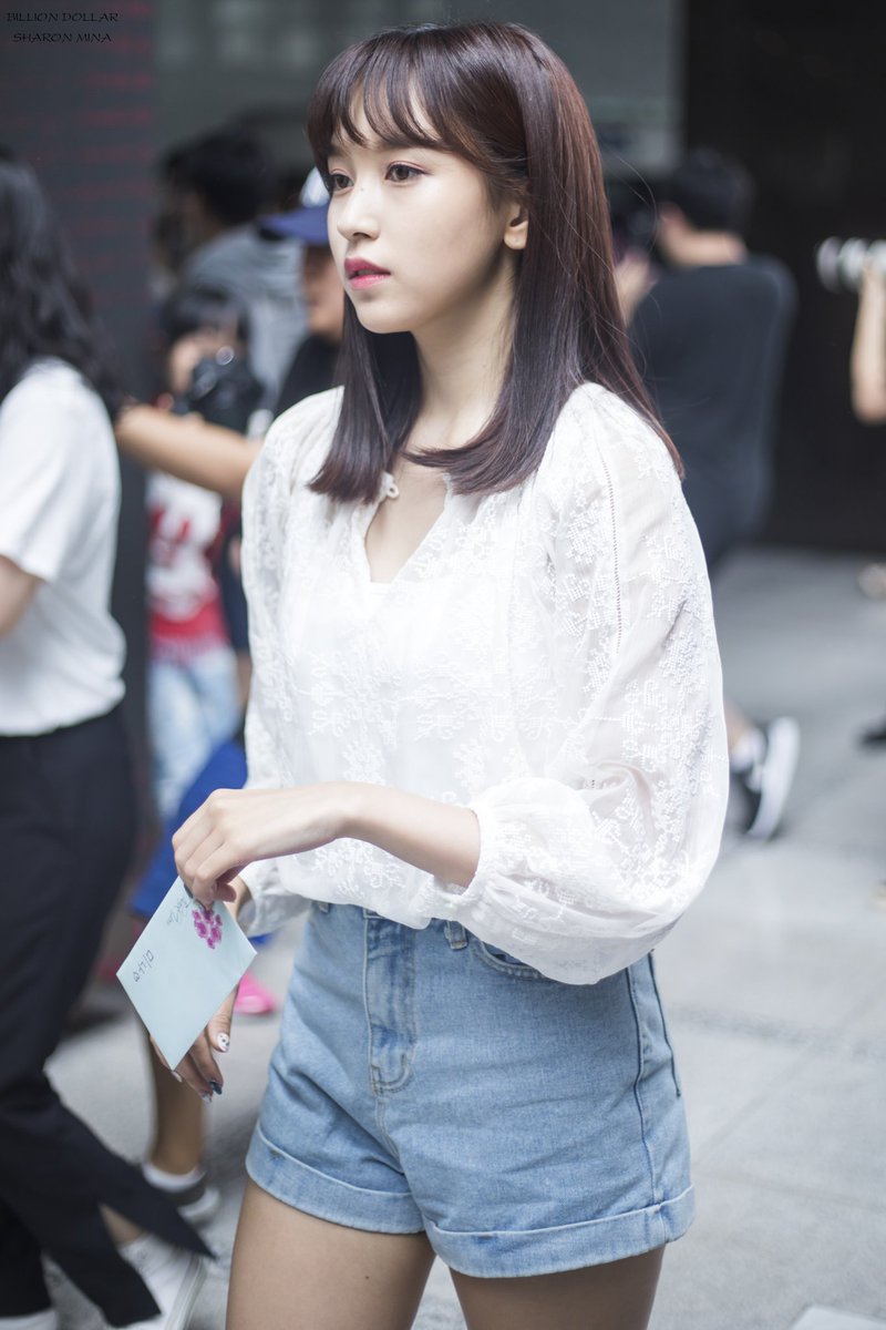 BDS_MyoiMina324's tweet photo. 180711 최화정의 파워타임 출근

덮묘

#트와이스 #미나 #TWICE #MINA #名井南 #ミナ #トゥワイス https://t.co/Ja1AsrGXnI