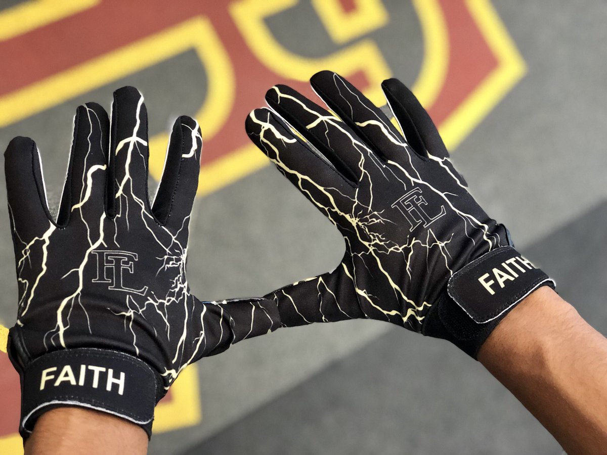 FL_Ftball's tweet photo. In 2018 we are out to #ProveIt in every way! #YearOfTheCRU https://t.co/iUNqc4XyPe
