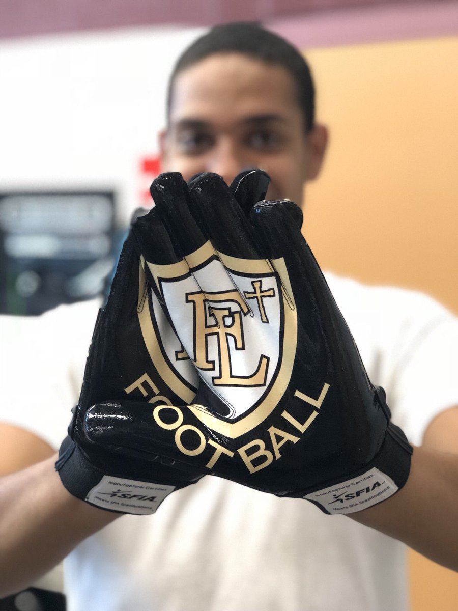 FL_Ftball's tweet photo. In 2018 we are out to #ProveIt in every way! #YearOfTheCRU https://t.co/iUNqc4XyPe
