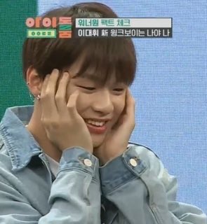 dani_bbang's tweet photo. 눈싸움하기로 햇는데 넘 부끄러워진 왼쪽 코룽,, https://t.co/IVHgJhlbE3