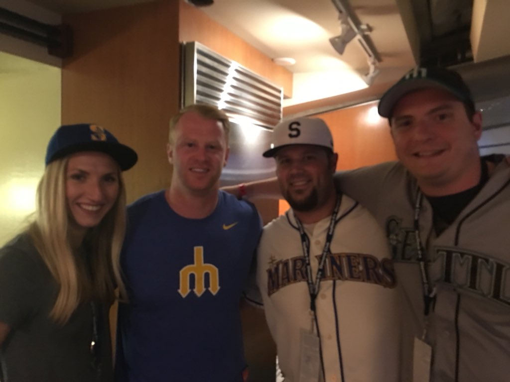RyanJohnsen2's tweet photo. @sarahcolonna Ginja ninja forever! #gowaks #kickass https://t.co/02ykOaaMZs