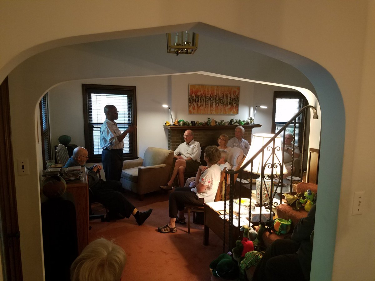 lucasformayor's tweet image. Tonight, I addressed the Wauwatosa Shared Values Gathering and participated in a meet-and-greet in Whitefish Bay.  We need a new Sheriff who will collaborate with law enforcement in all 19 municipalities to build a #StrongAndSafe Milwaukee County for all.