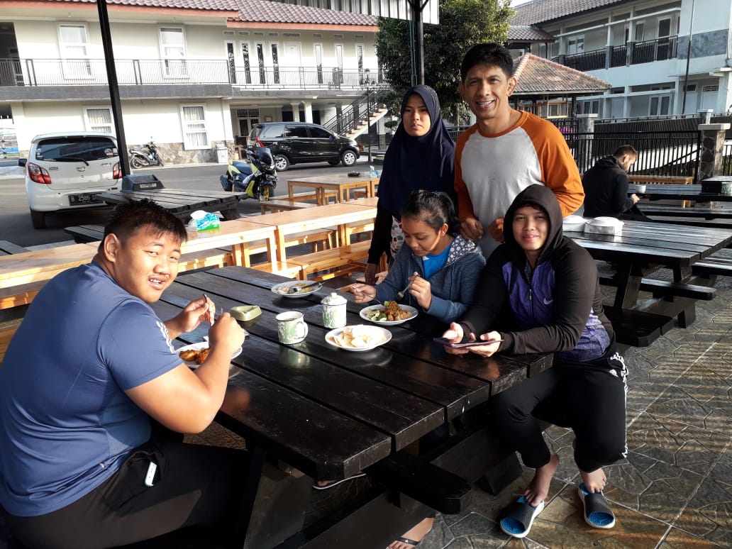 PP_PGSI's tweet photo. Semangat tinggi ditunjukkan para pegulat pelatnas Asian Games XVIII/2018 dalam latihan lanjutan mereka di Icuk Sugiarto Training Camp (ISTC), Cisaat, Sukabumi, Rabu (25/7/2018). https://t.co/cEGFMteFJa