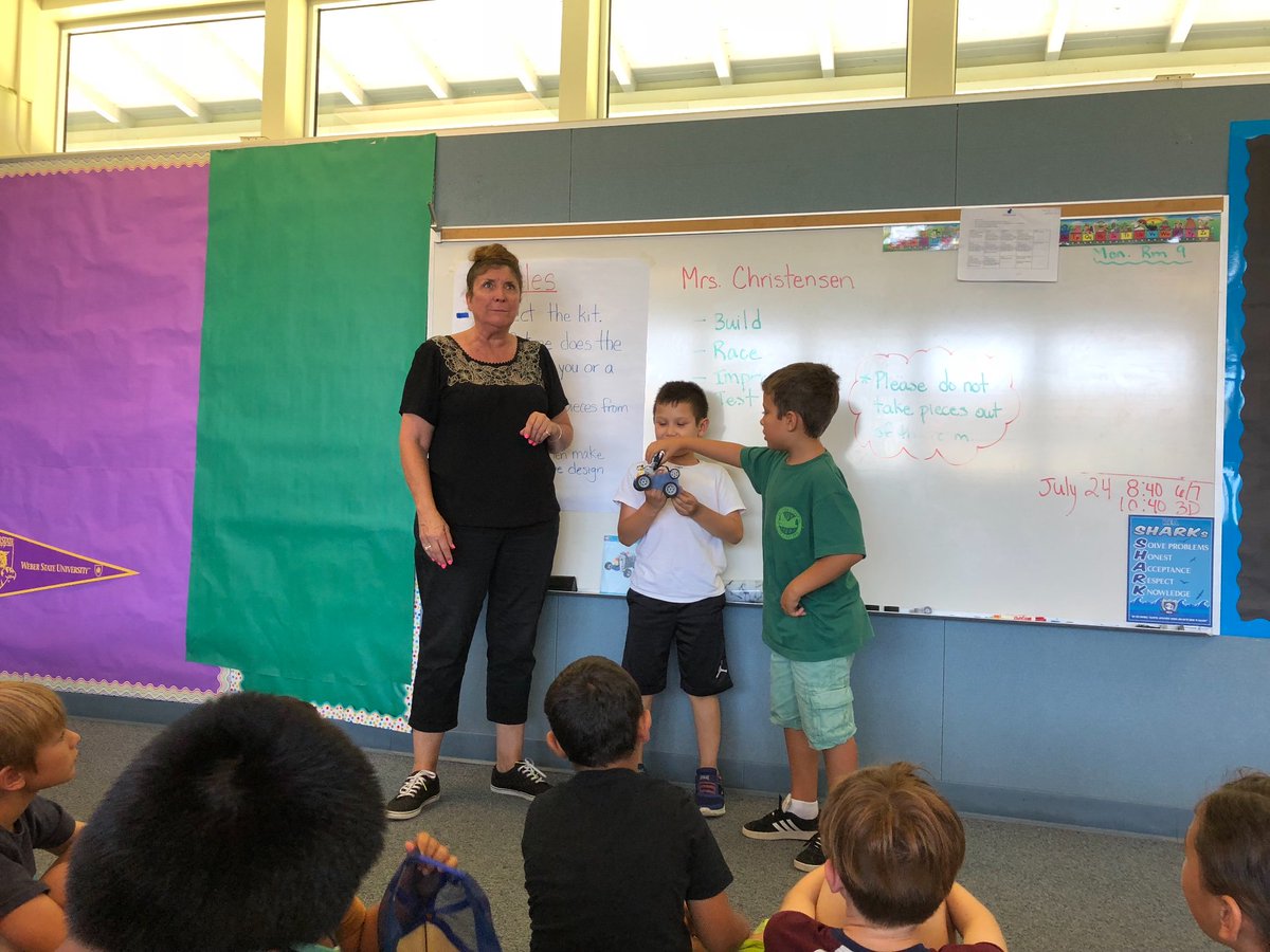 lisamyee's tweet photo. Our 3rd grade students had a double dose of robots today! First they used #dashbot &amp; then visited Mrs. Christensen to build, test, and improve #Lego robots. #nmusdSEA @DianaTh12345 @nmusd https://t.co/xHvyvAO7kP