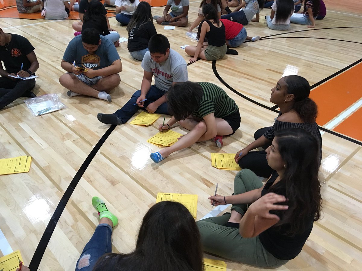 CHSLinkCrew1245's tweet image. #LinkLeader training day one! ☝🏼