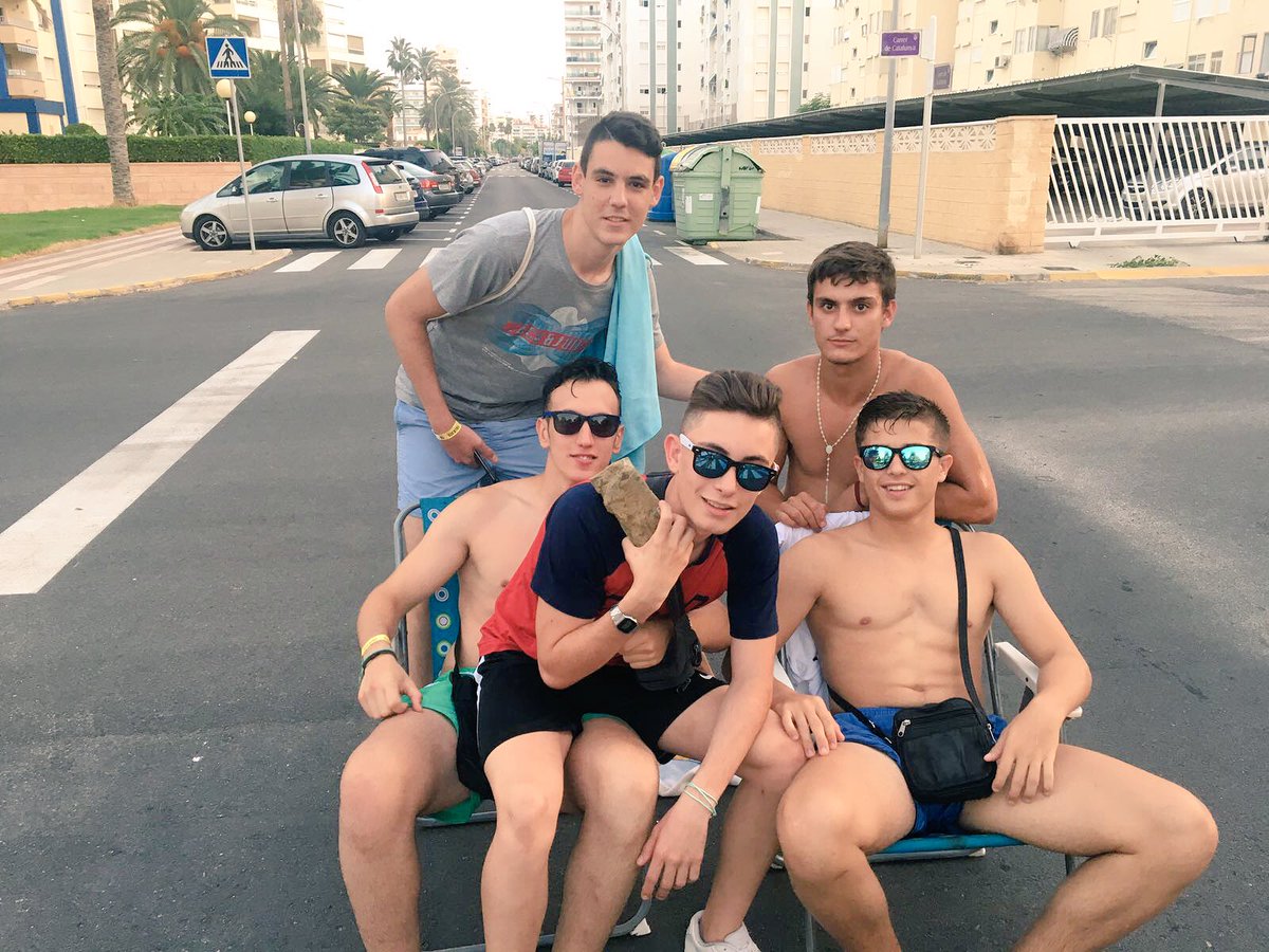 quintoscuerva18's tweet photo. Esto es lo nuestroooooooo #VivanLosQuintos #GandiaRules #SeguimosConquistando https://t.co/sXDqd6kIft