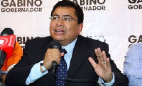 Oaxaca_AlDia's tweet photo. 23:00 hrs. Liberan a el ex titular de #SEVITRA Carlos Moreno Alcántara, acusado de tráfico de concesiones en la administración de #GabinoCue seguirá su proceso en libertad https://t.co/2N3hW7DQlJ