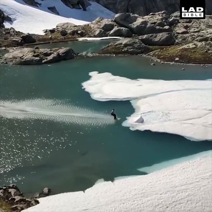 VGoViral's tweet photo. How did he pull this off? - https://t.co/og9pGlQcdP https://t.co/oayyxbb9kr