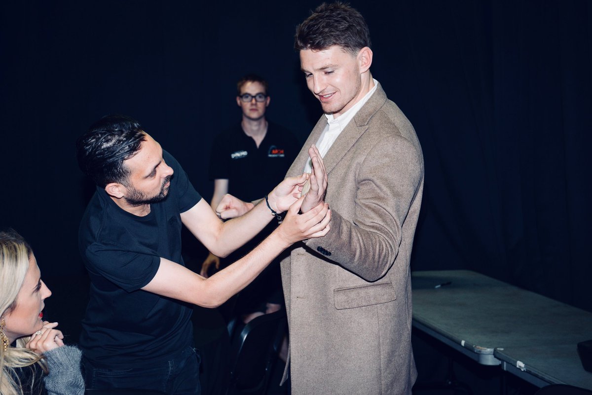 beaudenbarrett's tweet image. I'm still SHOCKED at what @Dynamomagician did last night! Going up on stage randomly with Jordie and doing tricks was freaky but what he did back stage was beyond belief. Make sure you see him while he's still here in NZ! #DynamoMagician #Magic #TopBloke