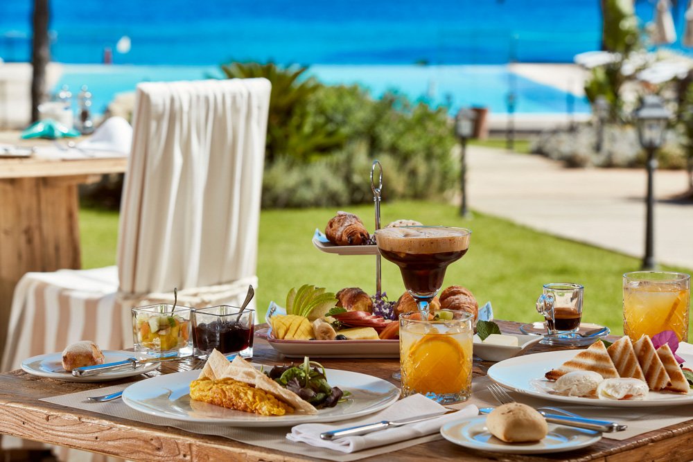 Villa_del_Re's tweet photo. A wonderful breakfast is the best way to start a new day #lavilladelre #hotel #sardinia #costarei #italy #luxuryhotel #smallluxuryhotel #slhluxuryhotels #5starhotel #breakfast #pool #sea #seaview #delicioustime #orangejuice #omelette #icecoffee #marmelade #freshfruit https://t.co/lxaYXAteru