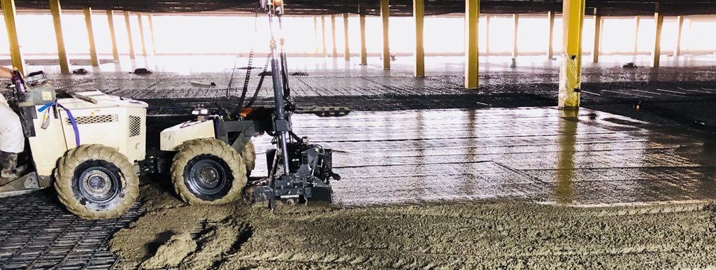 SICFL's tweet image. 50,000 sq ft in only 2 days of high tolerance mezzanine, delivered to exacting defined and free movement tolerances! Great @SICFL teamwork with a little help from our friends @Somero_Inc !! #teamworkmakesthedreamwork