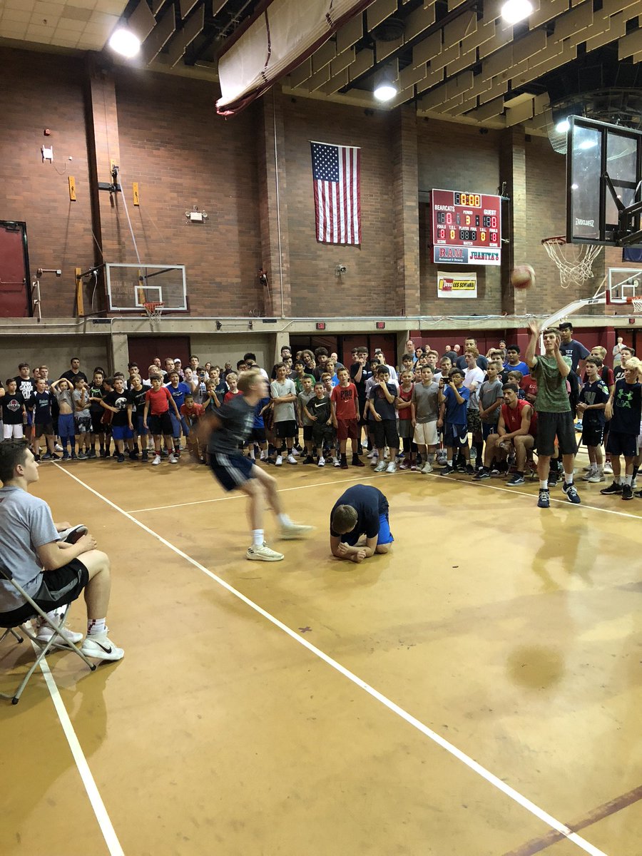 WillametteMBB's tweet photo. All Star Tuesday night at #ProHoop2018 was LIVE! https://t.co/oEsVrh9hE6