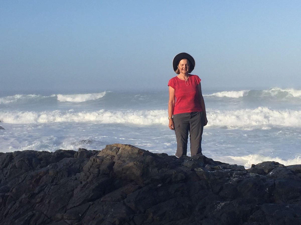 EdenToAddo's tweet photo. #HelpAngelaKraus reach her goal in walking the 350km of the #EdentoAddo #GreatCorridorHike2018 and in so doing help the organizers protect the beauty of nature. Donate here. https://t.co/l8KXKqExnA 
#ProtectOurEnvironment #EveryCentMatters https://t.co/6whyV8yXzm