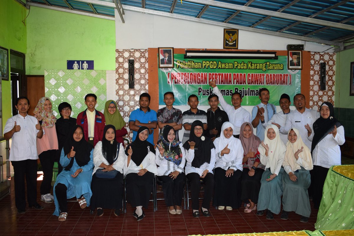 PkmBajulmati's tweet photo. Rabu 25 Juli 2018, Pelatihan PPGD awam untuk Pemuda Pemudi Karang Taruna se- wilayah kerja Puskesmas Bajulmati yang dibina oleh Tim PPGD di aula Puskesmas Bajulmati.

@Dinkesbwi https://t.co/FWQQtekTmT