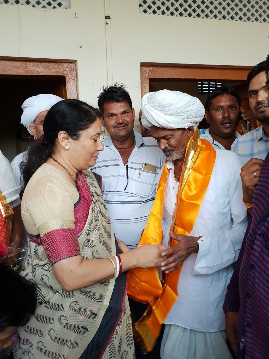 kiransnm's tweet image. आज अंतरराष्ट्रीय स्तर पर पेरा स्विमिंग रीले में इंग्लिश चैनल पार करने वाले जगदीश तेली पिता खमन जी तेली गाँव भादवा का सेजा, केलवा राजसमंद को उनके निवास पर जाकर बधाई दी।
उन्होंने 24 जून को 38किमी के इंग्लिश चैनल को रिले स्विमिंग करके 12घंटे 26मिनट में पूर्ण किया।
#Rajsamand