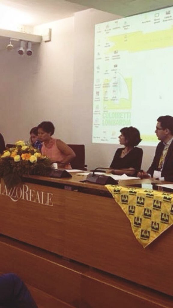 A palazzo Reale di Milano si è tenuta la premiazione delle giovani imprese agricole lombarde: #PremiInnovazione2018GiovaniColdiretti.
Presente l’avvocato <a href="/VatySuvimol/">Vatinee Suvimol</a> di <a href="/FlGroupInt/">FL Group International</a> in qualità di ospite speciale alla tavola rotonda : Cibo 4.0, il futuro nelle mani dei giovani.