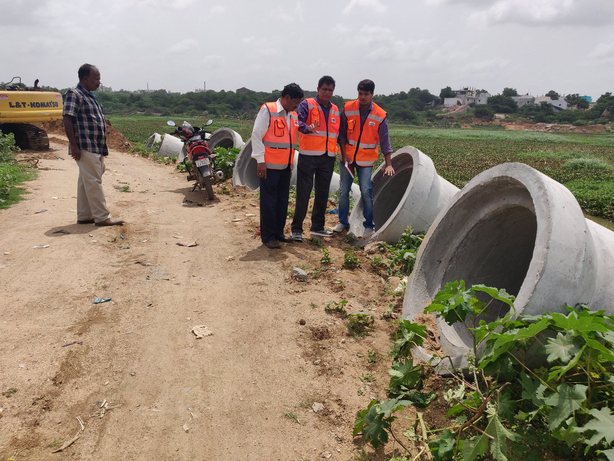 AeWard6's tweet photo. Swachh Namaskar Sir, Inspection of SE-LB nagar zone and DyEE-Kapra for laying of 900mm RCC NP3 storm water drain pipeline and Construction of silt chamber along Indira nagar bund in Nacharam ward-06,Kapra Circle-01,GHMC. @GHMCOnline @ZC_LBNagar @DC_Kapra @EE_Kapra @Dyee2K https://t.co/wRsofSiNi3