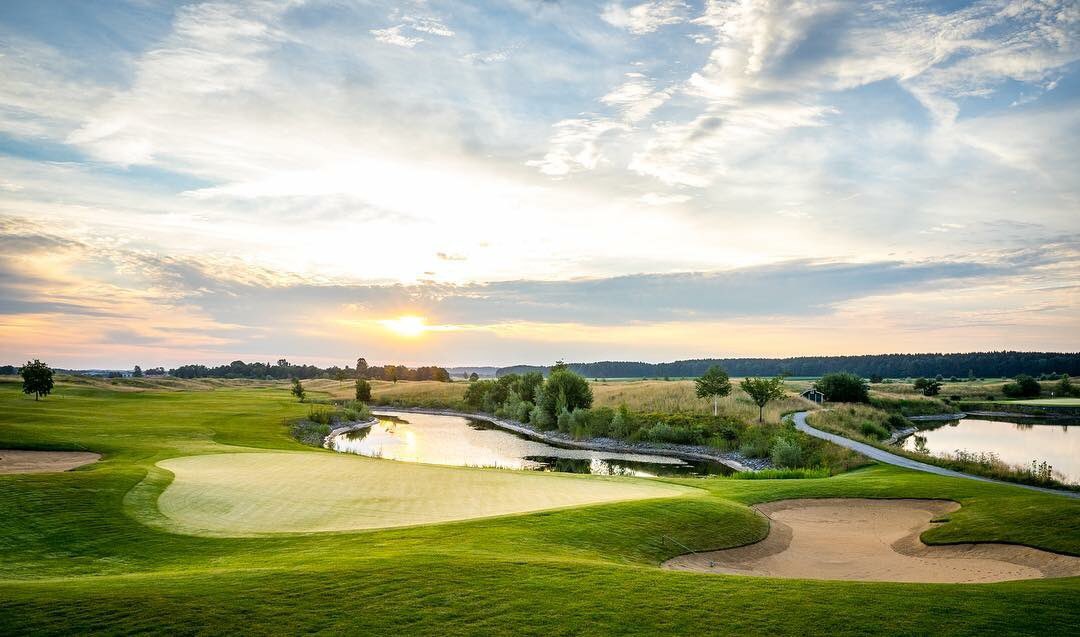 #PLATZINFORMATIONEN
<a href="/MunichGolf/">Golf Valley Munich</a> #Golf

25.07.18 

😎☀️: 27 Grad

📆 Clubsekretariat 8-19 Uhr
⛳️ DesignerCourse offen
⛳️ Golfpark offen
⛳️ Drivingrange offen
🍴 @EsszimmerValley geöffnet, #Mittag #Pizza #hausgemacht

#Picoftheday <a href="/goodsundayz/">GOOD SUNDAYS</a> <a href="/GermanyTourism/">GermanyTourism</a> <a href="/HolzkirchnerM/">Holzkirchner Merkur</a>