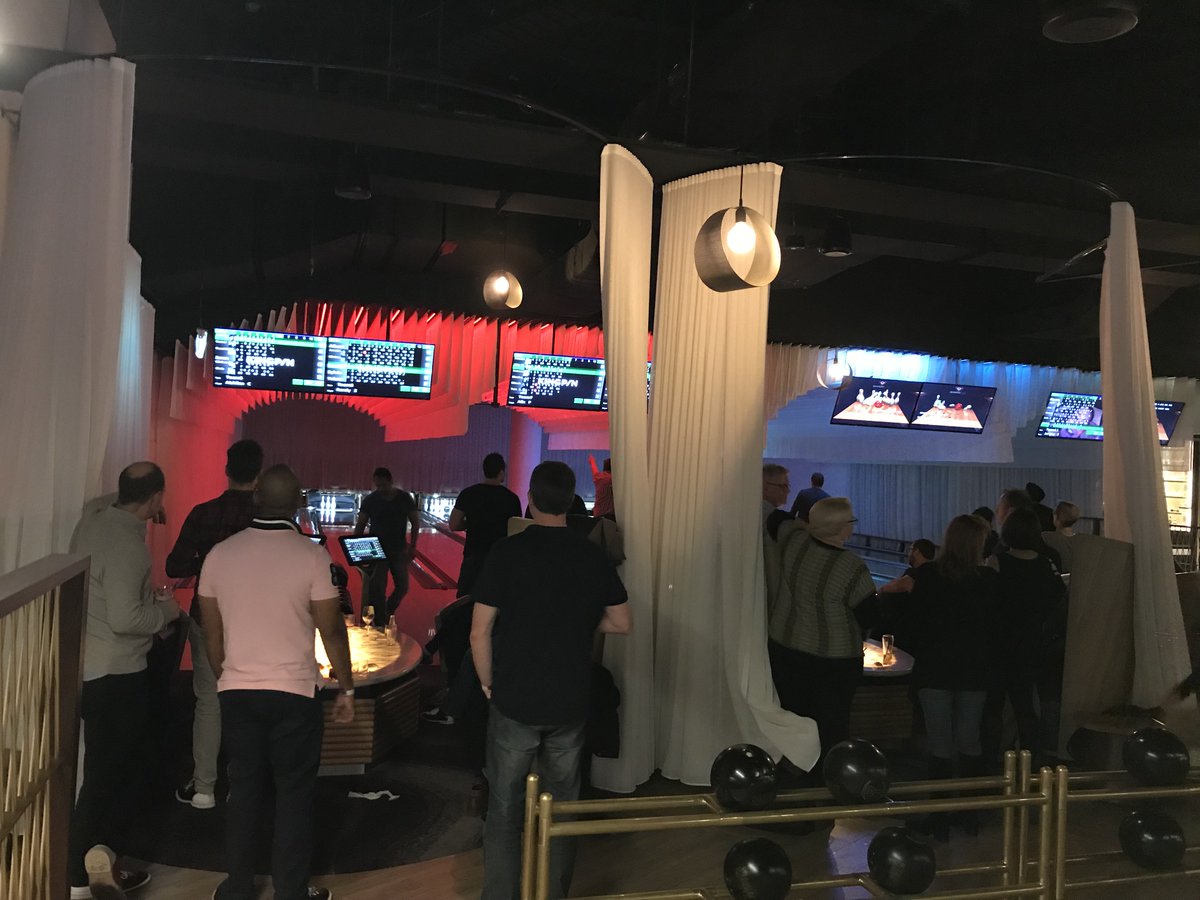 FastTrack_360's tweet photo. Last Friday we celebrated the End of Financial year with a great night of competitive bowling and "soulful" karaoke. There was definitely some singing we won't be forgetting for a long time! Can you pick the best singers in the team? #fasttrack360 #fasttrack https://t.co/EeF8Xv30jw