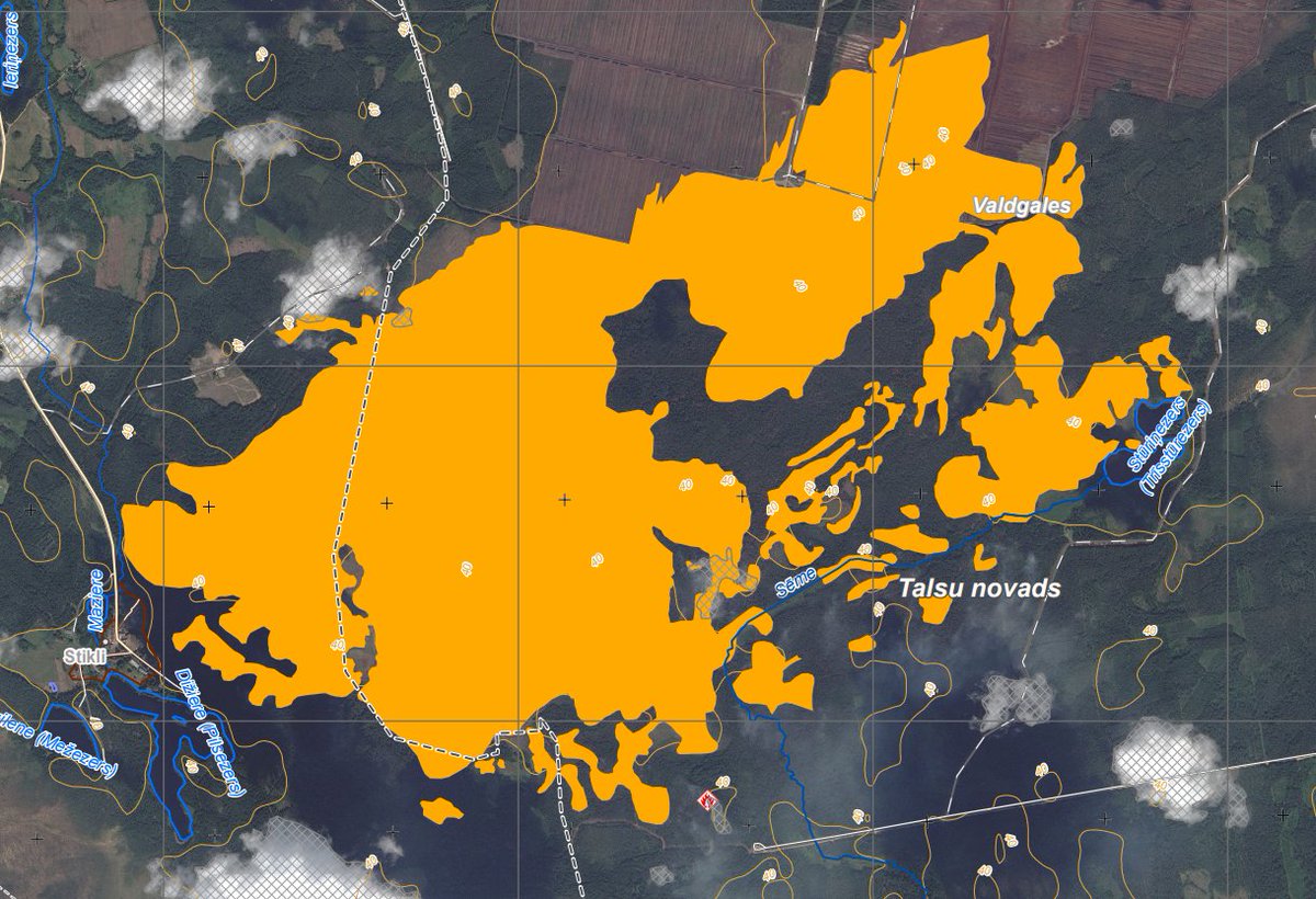 breakinglv's tweet photo. Saskaņā ar jauniem @CopernicusEU satelīta attēliem kūdras ugunsgrēks #Stikli #Lielsalas #Valdgale #Puze #Talsi #Latvija [#EMSR299] diennakts laikā pieauga tikai par 14 ha un pārsvarā lokalizētā perimetrā. 🔗 https://t.co/YJxv5UMHwf https://t.co/gzQuyiadrI