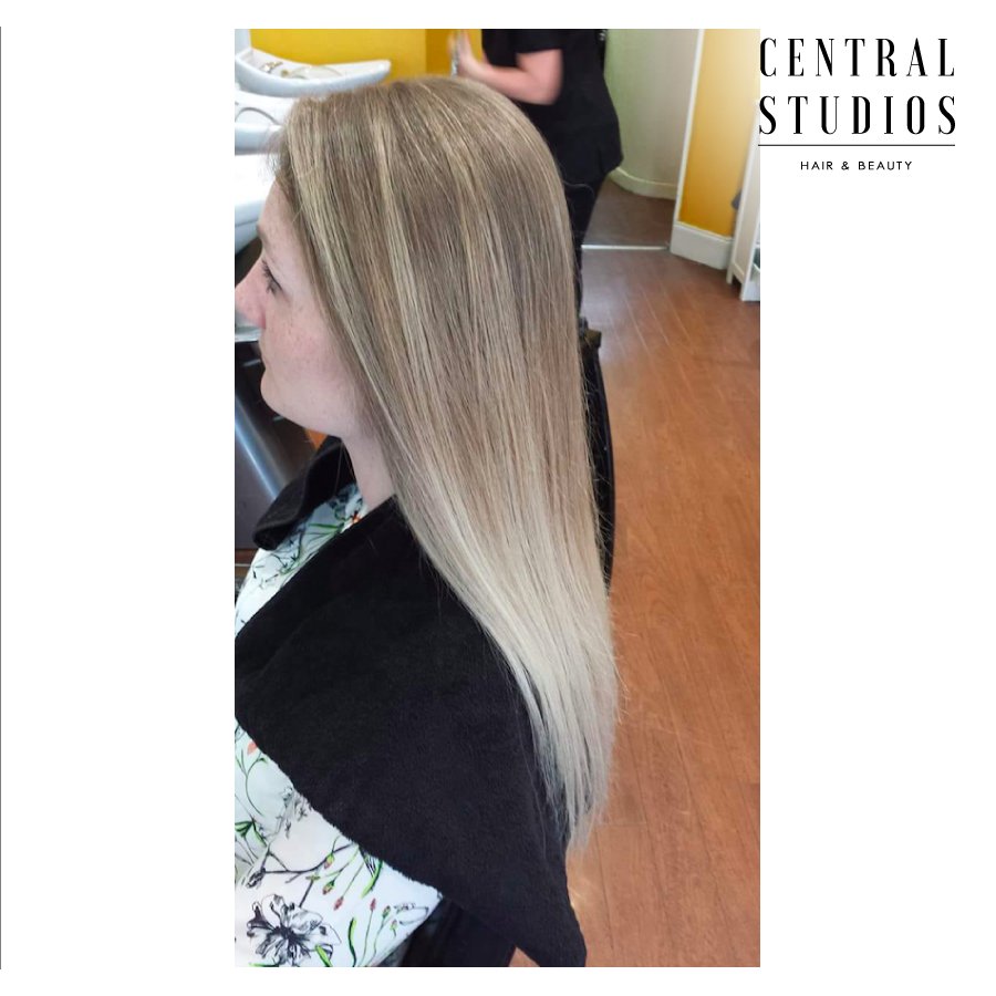 centralstudios2's tweet image. Gorgeous hair😍
Contact us on 020 8343 2638 for inquiries.
#hairstyle #haircut #haircolor #hairstylist #hairstyles #longhair #instahair #hairdo #stylish #summer #summerfeels