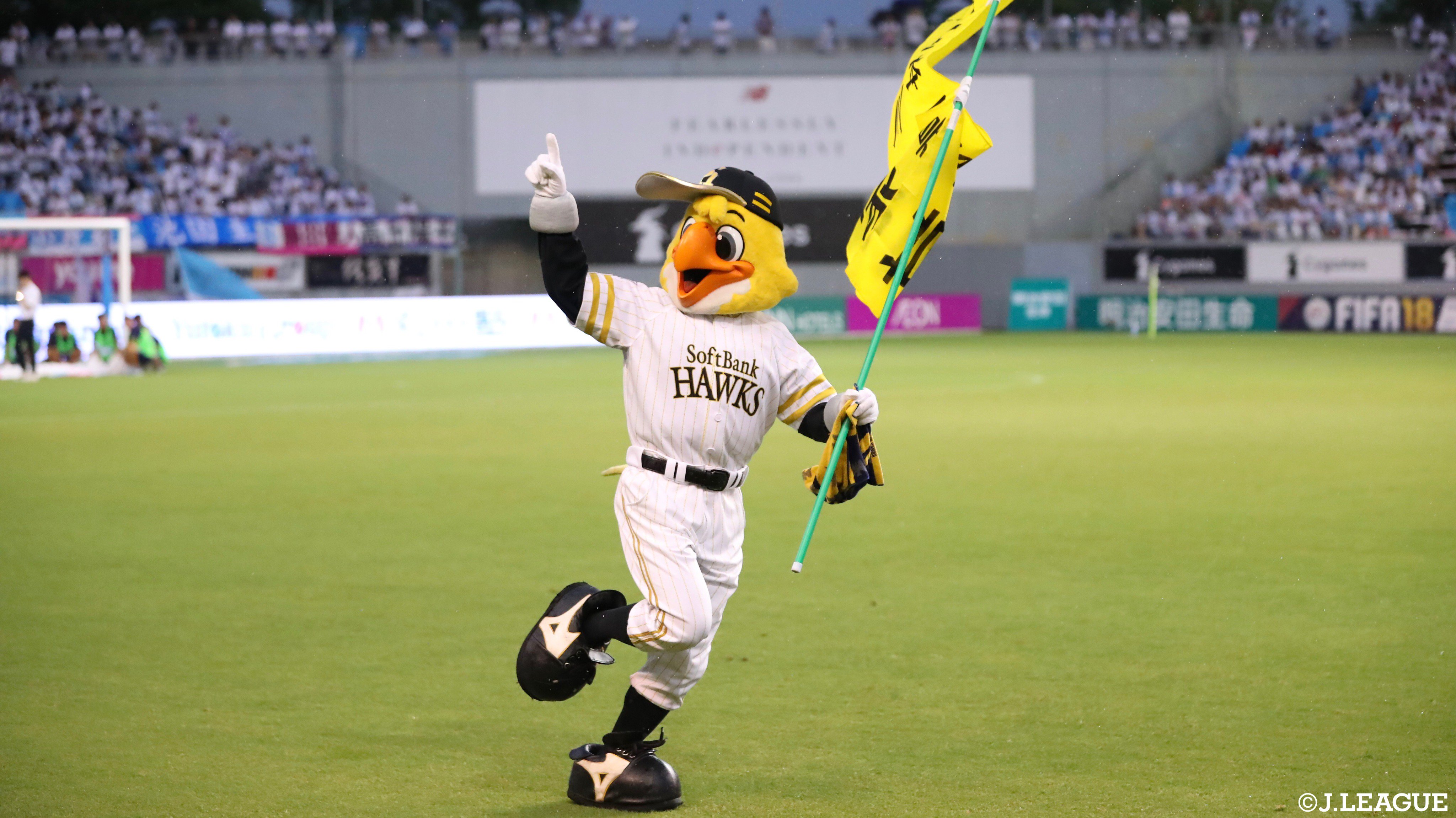 ｊリーグ 日本プロサッカーリーグ Auf Twitter 先週末の ｊリーグ では多くのイベントが開催されました 人気アニメとのコラボや スポーツ界同士のコラボも ワンピース チョッパー ポケモン イーブイ 福岡ソフトバンクホークス ハリーホーク