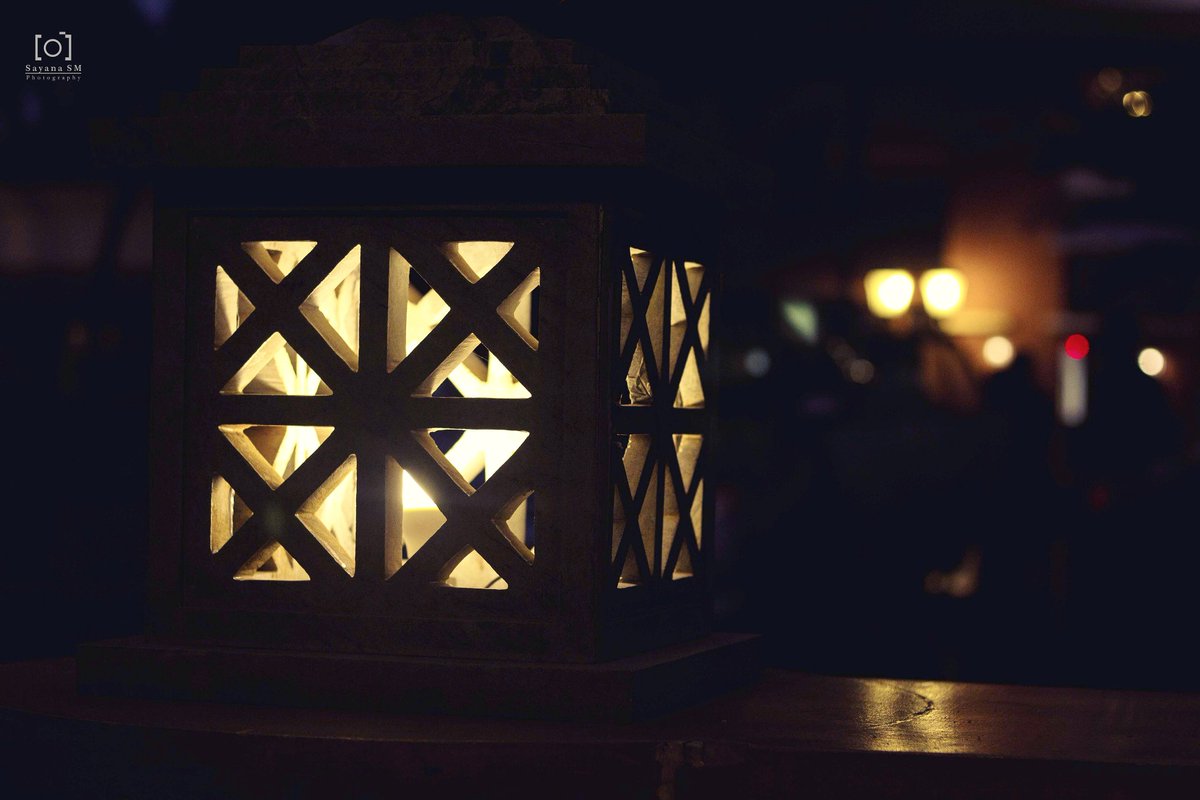 SayanaMehta's tweet photo. Where there is a will, there is a way. Where the lights lead you go with its flow it will guide you through your way. #shades #pattern #exposure #shutter #focus #lighteffect #lightshades #texture #lamp #lattern #sayanasmphotography https://t.co/wlQibLj7Xh