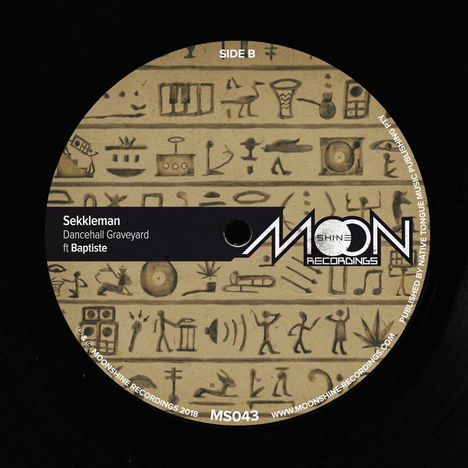 Sekkleman's tweet photo. The release date for MS043 on @MoonshineRec is set for August 17th on 10" vinyl and digital

Listen: https://t.co/sXZHVIZnDx …
Pre-order 10" vinyl + free WAV https://t.co/iIguqcNi8D 
Pre-order digital https://t.co/LufFLd2vTe 
#dub https://t.co/eW8QySRcZJ