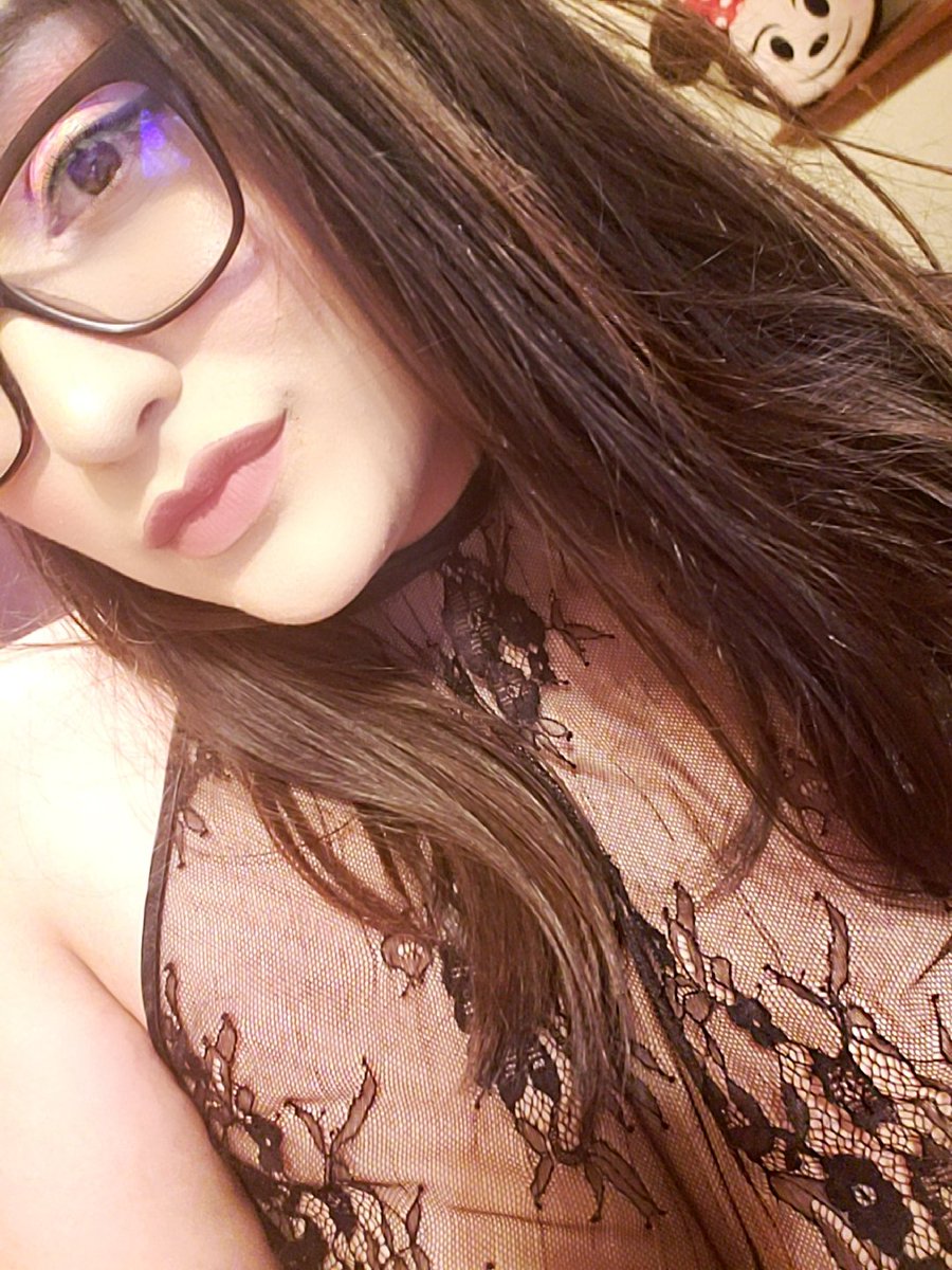 GemAmazing1's tweet photo. Did you miss me? Good news going live soon. 🖤💄 #myfreecams @myfreecams https://t.co/CGUff70BNB