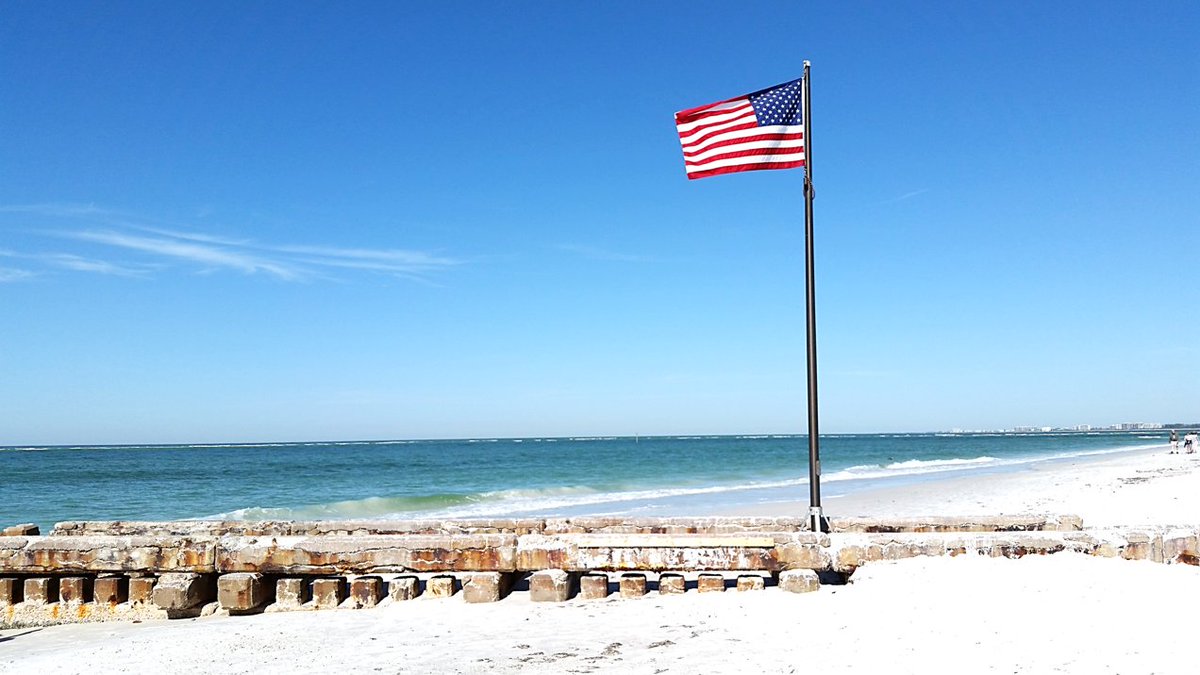 MinorgaOnTheKey's tweet photo. You are only 6 blocks from Siesta Beach Access #2 when you stay in Siesta Key Village! #VisitSarasota #Florida https://t.co/mOjH9djvQJ https://t.co/ACB55yrxxf