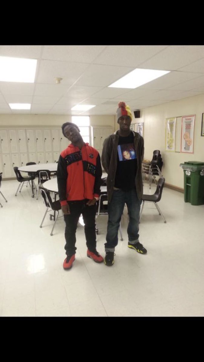 Taee_Raw's tweet photo. Free my blood s/o to a Solid Nigga💪🏿 Happy Birthday Slime #JuggDay #FreeJugg https://t.co/XKlZW1TZ80