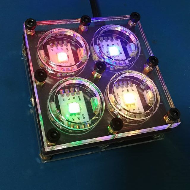 Prototype-turned-shortcut 'keyboard'. PCB by #oshpark, acrylic by #lasersaur. Definitely #blinky, and super clicky! ift.tt/2LozsZG