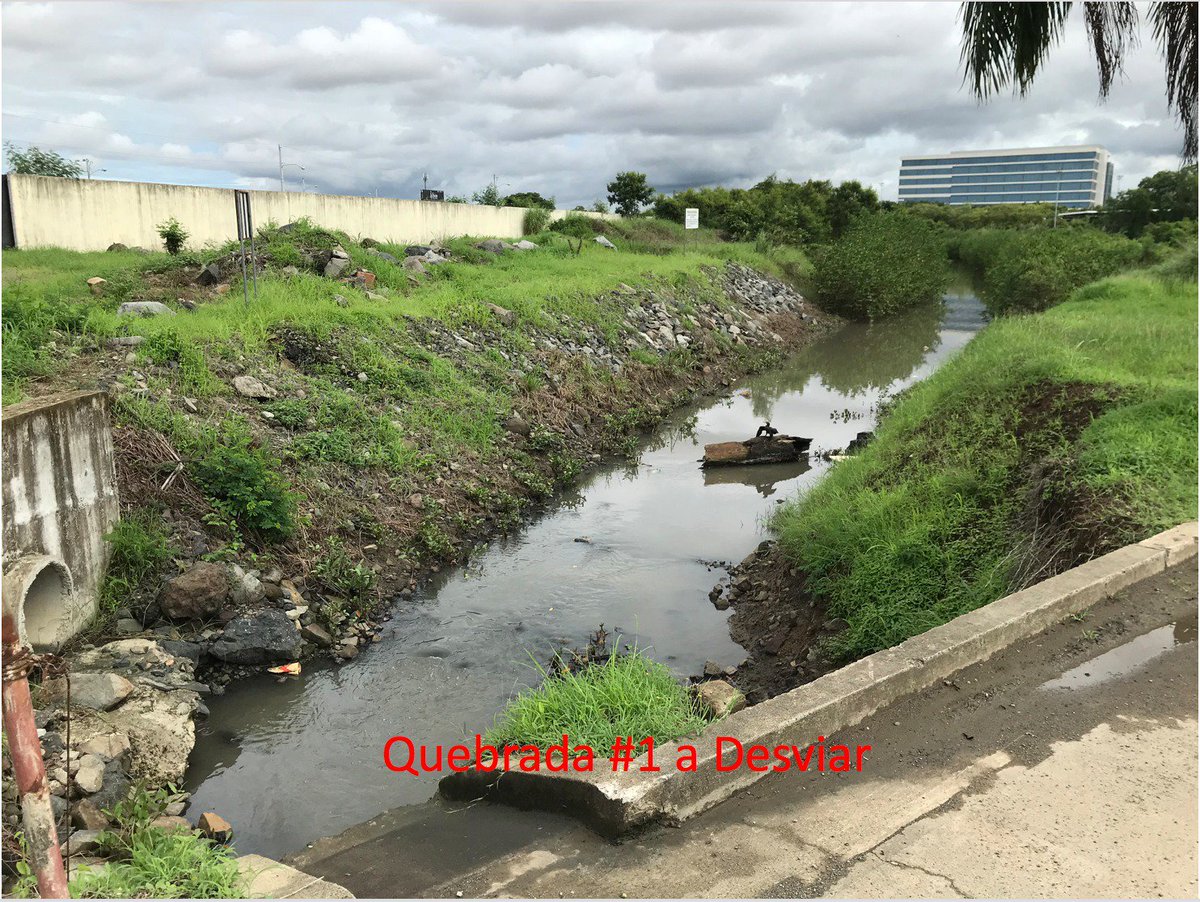 Calin06's tweet image. !Peligro¡Desvíos de Quebradas y Rellenos Faraónicos de Manglar en Costa Sur, Juan Díaz. No hay autoridad, vienen los meses fuertes de lluvia, es grave.  @JCTapiaLMB @Sinaproc_Panama @panamamunicipio